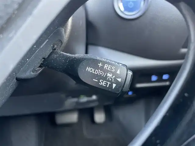 トヨタ Ｃ－ＨＲ G 東京都 2017(平29)年 3.1万km センシュアルレッドマイカ ワンオーナー/純正メモリナビ(NSZT-Y66T)/　(フルセグTV/Bluetooth/SD)/バックカメラ/ビルトインETC2.0/ハーフレザーシート/前席シートヒーター/TOYOTA Safety Sense P/・レーダークルーズ コントロール/・プリクラッシュセーフティ/・レーンディパーチャーアラート/・先行車発進告知機能/・オートマチックハイビーム/ブラインドスポットモニター/横滑り防止機能/スマートキー/純正18インチアルミホイール/純正LEDヘッドライト/純正フロアマット/カーテンエアバック/スペアキー1本/保証書/取扱説明書