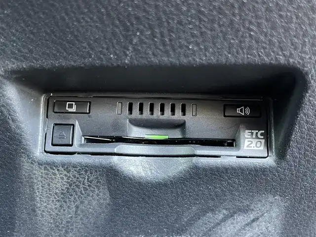 トヨタ Ｃ－ＨＲ G 東京都 2017(平29)年 3.1万km センシュアルレッドマイカ ワンオーナー/純正メモリナビ(NSZT-Y66T)/　(フルセグTV/Bluetooth/SD)/バックカメラ/ビルトインETC2.0/ハーフレザーシート/前席シートヒーター/TOYOTA Safety Sense P/・レーダークルーズ コントロール/・プリクラッシュセーフティ/・レーンディパーチャーアラート/・先行車発進告知機能/・オートマチックハイビーム/ブラインドスポットモニター/横滑り防止機能/スマートキー/純正18インチアルミホイール/純正LEDヘッドライト/純正フロアマット/カーテンエアバック/スペアキー1本/保証書/取扱説明書