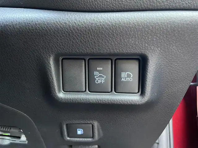 トヨタ Ｃ－ＨＲ G 東京都 2017(平29)年 3.1万km センシュアルレッドマイカ ワンオーナー/純正メモリナビ(NSZT-Y66T)/　(フルセグTV/Bluetooth/SD)/バックカメラ/ビルトインETC2.0/ハーフレザーシート/前席シートヒーター/TOYOTA Safety Sense P/・レーダークルーズ コントロール/・プリクラッシュセーフティ/・レーンディパーチャーアラート/・先行車発進告知機能/・オートマチックハイビーム/ブラインドスポットモニター/横滑り防止機能/スマートキー/純正18インチアルミホイール/純正LEDヘッドライト/純正フロアマット/カーテンエアバック/スペアキー1本/保証書/取扱説明書