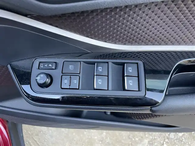 トヨタ Ｃ－ＨＲ G 東京都 2017(平29)年 3.1万km センシュアルレッドマイカ ワンオーナー/純正メモリナビ(NSZT-Y66T)/　(フルセグTV/Bluetooth/SD)/バックカメラ/ビルトインETC2.0/ハーフレザーシート/前席シートヒーター/TOYOTA Safety Sense P/・レーダークルーズ コントロール/・プリクラッシュセーフティ/・レーンディパーチャーアラート/・先行車発進告知機能/・オートマチックハイビーム/ブラインドスポットモニター/横滑り防止機能/スマートキー/純正18インチアルミホイール/純正LEDヘッドライト/純正フロアマット/カーテンエアバック/スペアキー1本/保証書/取扱説明書