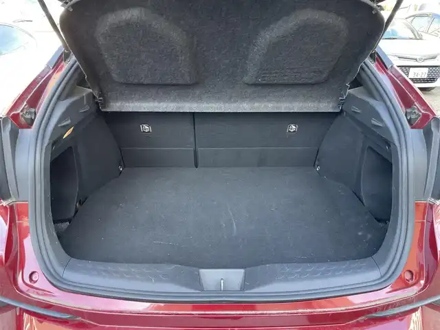 トヨタ Ｃ－ＨＲ G 東京都 2017(平29)年 3.1万km センシュアルレッドマイカ ワンオーナー/純正メモリナビ(NSZT-Y66T)/　(フルセグTV/Bluetooth/SD)/バックカメラ/ビルトインETC2.0/ハーフレザーシート/前席シートヒーター/TOYOTA Safety Sense P/・レーダークルーズ コントロール/・プリクラッシュセーフティ/・レーンディパーチャーアラート/・先行車発進告知機能/・オートマチックハイビーム/ブラインドスポットモニター/横滑り防止機能/スマートキー/純正18インチアルミホイール/純正LEDヘッドライト/純正フロアマット/カーテンエアバック/スペアキー1本/保証書/取扱説明書