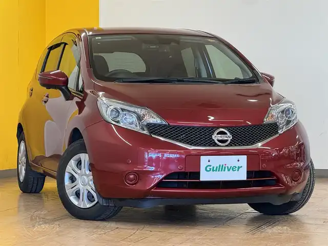 日産 ノート X エアロスタイル 群馬県 2015(平27)年 3万km ラディアントレッド 全方位モニター/車線逸脱警報/ステアリングスイッチ/アームレスト/プッシュスタート/スマートキー/電動格納ミラー/自動防眩ミラー/前方ドライブレコーダー/純正フロアマット/ドアバイザー/ETC