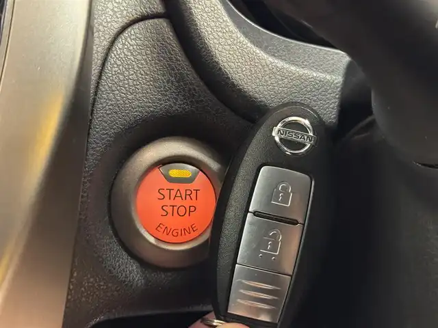 日産 ノート X エアロスタイル 群馬県 2015(平27)年 3万km ラディアントレッド 全方位モニター/車線逸脱警報/ステアリングスイッチ/アームレスト/プッシュスタート/スマートキー/電動格納ミラー/自動防眩ミラー/前方ドライブレコーダー/純正フロアマット/ドアバイザー/ETC