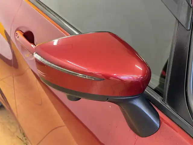 日産 ノート X エアロスタイル 群馬県 2015(平27)年 3万km ラディアントレッド 全方位モニター/車線逸脱警報/ステアリングスイッチ/アームレスト/プッシュスタート/スマートキー/電動格納ミラー/自動防眩ミラー/前方ドライブレコーダー/純正フロアマット/ドアバイザー/ETC