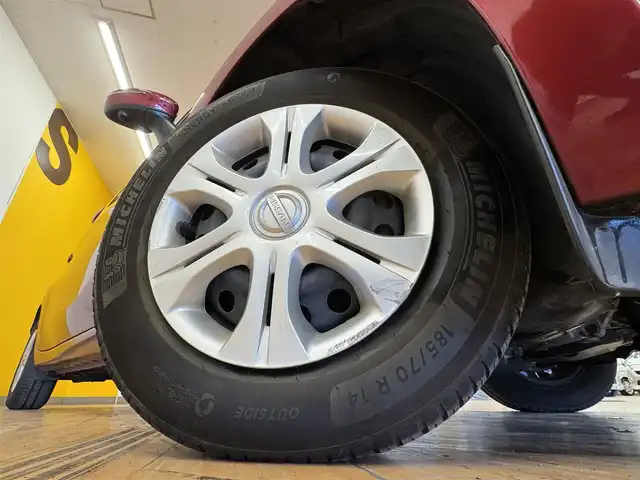 日産 ノート X エアロスタイル 群馬県 2015(平27)年 3万km ラディアントレッド 全方位モニター/車線逸脱警報/ステアリングスイッチ/アームレスト/プッシュスタート/スマートキー/電動格納ミラー/自動防眩ミラー/前方ドライブレコーダー/純正フロアマット/ドアバイザー/ETC