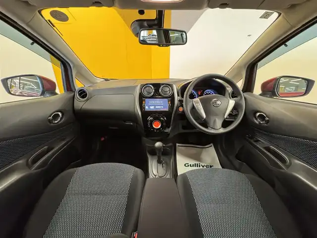 日産 ノート X エアロスタイル 群馬県 2015(平27)年 3万km ラディアントレッド 全方位モニター/車線逸脱警報/ステアリングスイッチ/アームレスト/プッシュスタート/スマートキー/電動格納ミラー/自動防眩ミラー/前方ドライブレコーダー/純正フロアマット/ドアバイザー/ETC