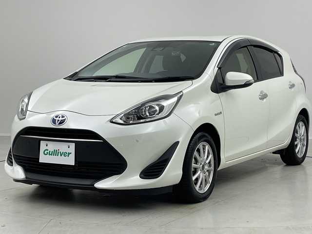 トヨタ アクア S スタイルブラック 茨城県 2019(平31)年 1.8万km ホワイトパールクリスタルシャイン ナビ　バックモニター　フルセグＴＶ　衝突軽減ブレーキ　ビルトインＥＴＣ　ドライブレコーダー　オートハイビーム　スマートキー　ステアリングスイッチ　横滑り防止装置　コーナーセンサー　ドアバイザー　禁煙車