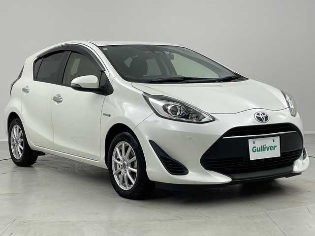 トヨタ アクア S スタイルブラック 茨城県 2019(平31)年 1.8万km ホワイトパールクリスタルシャイン ナビ　バックモニター　フルセグＴＶ　衝突軽減ブレーキ　ビルトインＥＴＣ　ドライブレコーダー　オートハイビーム　スマートキー　ステアリングスイッチ　横滑り防止装置　コーナーセンサー　ドアバイザー　禁煙車