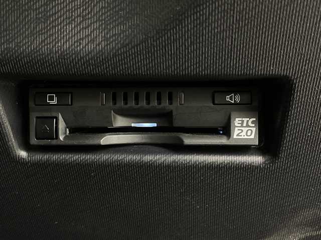 トヨタ アクア S スタイルブラック 茨城県 2019(平31)年 1.8万km ホワイトパールクリスタルシャイン ナビ　バックモニター　フルセグＴＶ　衝突軽減ブレーキ　ビルトインＥＴＣ　ドライブレコーダー　オートハイビーム　スマートキー　ステアリングスイッチ　横滑り防止装置　コーナーセンサー　ドアバイザー　禁煙車