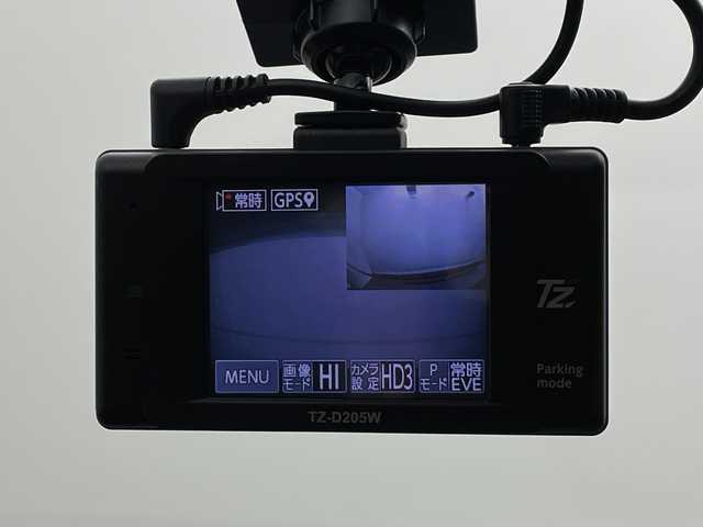 トヨタ アクア S スタイルブラック 茨城県 2019(平31)年 1.8万km ホワイトパールクリスタルシャイン ナビ　バックモニター　フルセグＴＶ　衝突軽減ブレーキ　ビルトインＥＴＣ　ドライブレコーダー　オートハイビーム　スマートキー　ステアリングスイッチ　横滑り防止装置　コーナーセンサー　ドアバイザー　禁煙車