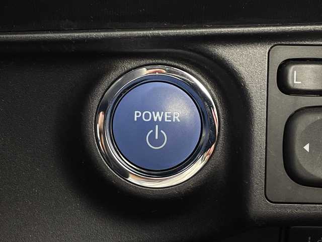 トヨタ アクア S スタイルブラック 茨城県 2019(平31)年 1.8万km ホワイトパールクリスタルシャイン ナビ　バックモニター　フルセグＴＶ　衝突軽減ブレーキ　ビルトインＥＴＣ　ドライブレコーダー　オートハイビーム　スマートキー　ステアリングスイッチ　横滑り防止装置　コーナーセンサー　ドアバイザー　禁煙車