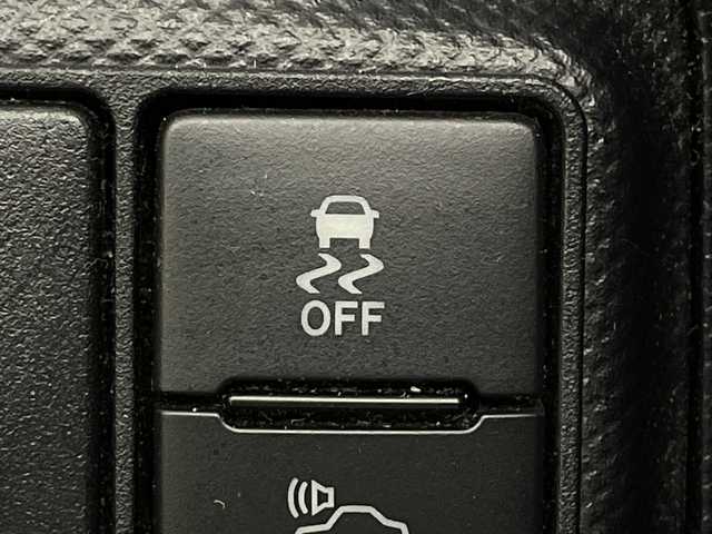 トヨタ アクア S スタイルブラック 茨城県 2019(平31)年 1.8万km ホワイトパールクリスタルシャイン ナビ　バックモニター　フルセグＴＶ　衝突軽減ブレーキ　ビルトインＥＴＣ　ドライブレコーダー　オートハイビーム　スマートキー　ステアリングスイッチ　横滑り防止装置　コーナーセンサー　ドアバイザー　禁煙車