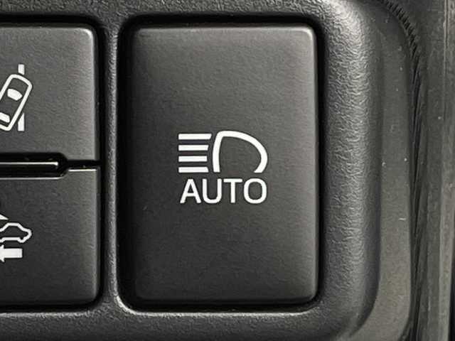 トヨタ アクア S スタイルブラック 茨城県 2019(平31)年 1.8万km ホワイトパールクリスタルシャイン ナビ　バックモニター　フルセグＴＶ　衝突軽減ブレーキ　ビルトインＥＴＣ　ドライブレコーダー　オートハイビーム　スマートキー　ステアリングスイッチ　横滑り防止装置　コーナーセンサー　ドアバイザー　禁煙車