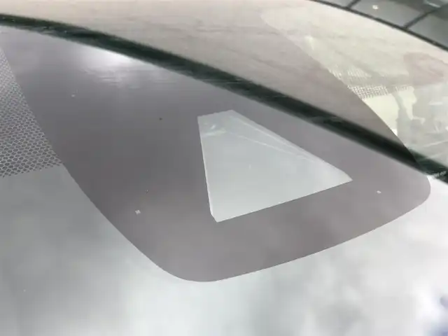 トヨタ カローラ ハイブリット ダブルバイビー 鳥取県 2019(令1)年 6.6万km ブラックマイカ ４・W・D/純正9インチディスプレイオーディオ/（ナビキット/フルセグ/CD/DVD/BT/USB）/バックカメラ・ETC２．０/トヨタセーフティセンス/ブラインドスポットモニター/レーダークルーズコントロール/コーナーセンサー/ドライブレコーダー/ハーフレザーシート/LEDヘットライト/フォグライト/純正17インチアルミホイール/プッシュエンジンスタート/スマートキー/フロアマット/ドアバイザー