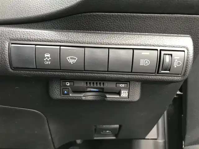 トヨタ カローラ ハイブリット ダブルバイビー 鳥取県 2019(令1)年 6.6万km ブラックマイカ ４・W・D/純正9インチディスプレイオーディオ/（ナビキット/フルセグ/CD/DVD/BT/USB）/バックカメラ・ETC２．０/トヨタセーフティセンス/ブラインドスポットモニター/レーダークルーズコントロール/コーナーセンサー/ドライブレコーダー/ハーフレザーシート/LEDヘットライト/フォグライト/純正17インチアルミホイール/プッシュエンジンスタート/スマートキー/フロアマット/ドアバイザー