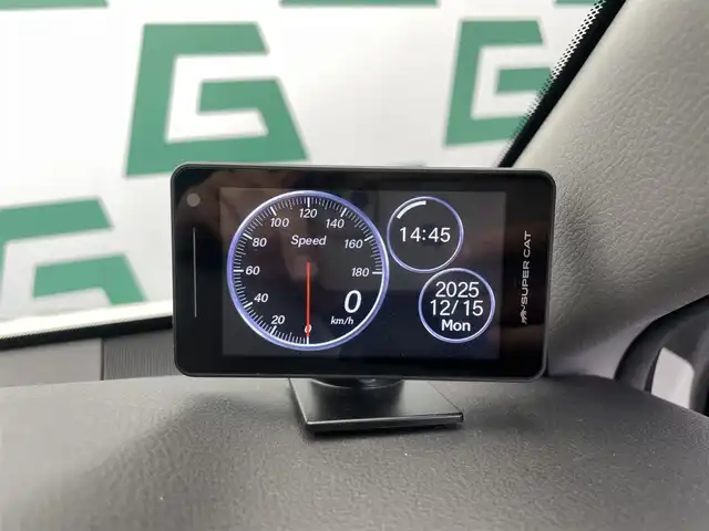 トヨタ カムリ WS 鹿児島県 2020(令2)年 4万km プラチナホワイトパールマイカ 禁煙車/純正ナビ機能付きディスプレイオーディオ/(Bluetooth.CD.DVD.AppleCarPlay.AndroidAuto)/バックカメラ/トヨタセーフティセンス/　・クルーズコントロール(追従走行あり)/　・レーンキープアシスト/　・オートマチックハイビーム/　・先行車発進お知らせ機能/　・プリクラッシュセーフティ/ブラインドスポットモニター/リアクロストラフィックアラート/レーダー探知機/コーナーセンサー/ETC/ドライブレコーダー/純正フロアマット/純正アルミホイール/電動パーキングブレーキ/パワーシート/LEDヘッドライト/電動格納ミラー/ステアリングリモコン