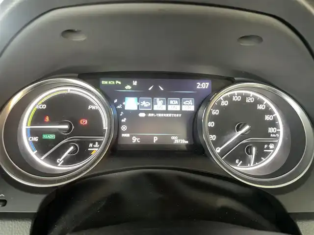 トヨタ カムリ WS 鹿児島県 2020(令2)年 4万km プラチナホワイトパールマイカ 禁煙車/純正ナビ機能付きディスプレイオーディオ/(Bluetooth.CD.DVD.AppleCarPlay.AndroidAuto)/バックカメラ/トヨタセーフティセンス/　・クルーズコントロール(追従走行あり)/　・レーンキープアシスト/　・オートマチックハイビーム/　・先行車発進お知らせ機能/　・プリクラッシュセーフティ/ブラインドスポットモニター/リアクロストラフィックアラート/レーダー探知機/コーナーセンサー/ETC/ドライブレコーダー/純正フロアマット/純正アルミホイール/電動パーキングブレーキ/パワーシート/LEDヘッドライト/電動格納ミラー/ステアリングリモコン