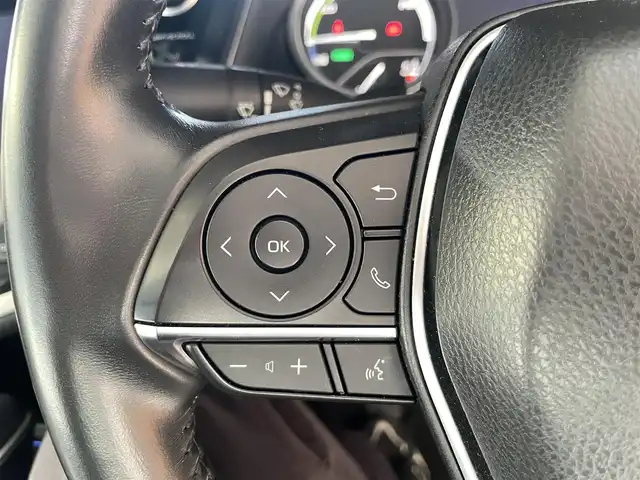 トヨタ カムリ WS 鹿児島県 2020(令2)年 4万km プラチナホワイトパールマイカ 禁煙車/純正ナビ機能付きディスプレイオーディオ/(Bluetooth.CD.DVD.AppleCarPlay.AndroidAuto)/バックカメラ/トヨタセーフティセンス/　・クルーズコントロール(追従走行あり)/　・レーンキープアシスト/　・オートマチックハイビーム/　・先行車発進お知らせ機能/　・プリクラッシュセーフティ/ブラインドスポットモニター/リアクロストラフィックアラート/レーダー探知機/コーナーセンサー/ETC/ドライブレコーダー/純正フロアマット/純正アルミホイール/電動パーキングブレーキ/パワーシート/LEDヘッドライト/電動格納ミラー/ステアリングリモコン