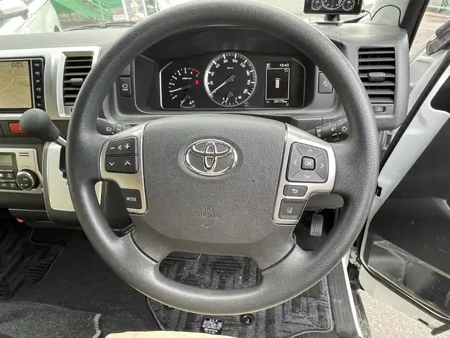 トヨタ ハイエース グランドキャビン 福島県 2023(令5)年 4万km ホワイトパールクリスタルシャイン ワンオーナー/４ＷＤ/純正ナビ/フルセグＴＶ/ＣＤ・ＤＶＤ/ＦＭ・ＡＭ/Ｂｌｕｅｔｏｏｔｈ/ＥＴＣ／ドラレコ/片側パワスラ/全周囲カメラ/レーンアシスト/デジタルインナーミラー/レーダー探知機