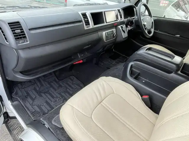 トヨタ ハイエース グランドキャビン 福島県 2023(令5)年 4万km ホワイトパールクリスタルシャイン ワンオーナー/４ＷＤ/純正ナビ/フルセグＴＶ/ＣＤ・ＤＶＤ/ＦＭ・ＡＭ/Ｂｌｕｅｔｏｏｔｈ/ＥＴＣ／ドラレコ/片側パワスラ/全周囲カメラ/レーンアシスト/デジタルインナーミラー/レーダー探知機