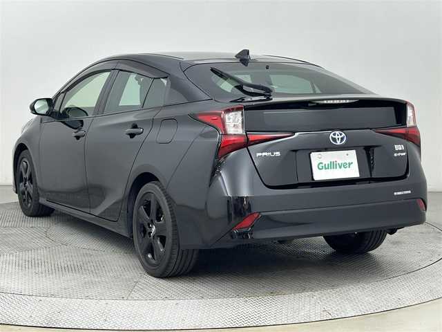 トヨタ プリウス S ツーリングセレ ブラックED 道央・札幌 2022(令4)年 5万km プレシャスブラックパール ・4WD/・純正メモリナビ/（FM/AM/Bluetooth）/・バックカメラ/・衝突軽減ブレーキ/・レーンキープアシスト/・レーダークルーズコントロール/・前後コーナーセンサー/・前席シートヒーター/・ハーフレザーシート/・オートマチックハイビーム/・オートライト/・フォグランプ/・LEDヘッドライト/・スマートキー/・プッシュスタート/・スペアキー/・純正17インチアルミホイール/・純正フロアマット/・100ボルト電源/・保証書/・取扱説明書