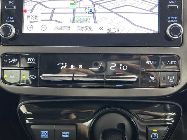 トヨタ プリウス S ツーリングセレ ブラックED 道央・札幌 2022(令4)年 5万km プレシャスブラックパール ・4WD/・純正メモリナビ/（FM/AM/Bluetooth）/・バックカメラ/・衝突軽減ブレーキ/・レーンキープアシスト/・レーダークルーズコントロール/・前後コーナーセンサー/・前席シートヒーター/・ハーフレザーシート/・オートマチックハイビーム/・オートライト/・フォグランプ/・LEDヘッドライト/・スマートキー/・プッシュスタート/・スペアキー/・純正17インチアルミホイール/・純正フロアマット/・100ボルト電源/・保証書/・取扱説明書
