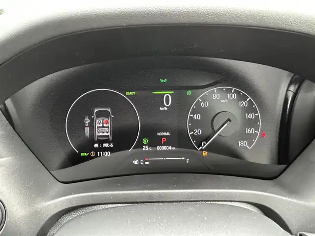ホンダ ヴェゼル ハイブリッド e:HEV Z 和歌山県 2025(令7)年 0.1万km未満 プラチナホワイトパール 登録済未使用車/純正コネクトナビ/フルセグTV/バックカメラ/（BT/USB）/衝突軽減ブレーキ/アダプティブクルーズコントロール/レーンキープ/ブラインドスポットインフォメーション/パーキングセンサー/横滑り防止機能/後退出庫サポート/純正１８インチアルミホイール/ハーフレザーシート/前席シートヒーター/置くだけ充電/ビルトインETC２．０/LEDヘッドライト/オートライト/オートマチックハイビーム