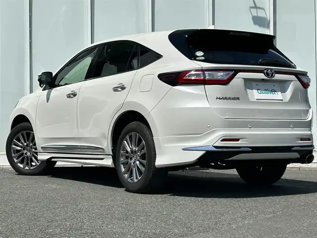 トヨタ ハリアー プレミアム 福岡県 2018(平30)年 2.9万km ホワイトパールクリスタルシャイン ・純正ナビ/（BLUETOOTH/フルセグ/バックカメラ/・ビルトインETC2.0/・レーダークルコン/・セーフティセンス/・ハーフレザーパワーシート/・モデリスタエアロ（F・S・R)/・LEDライト/・パワーバックドア/・クリアランスソナー/・電動テレスコピック機能/・スマートキー2本/・カードキー/・アイドリングストップ/・プッシュスタート/・保険証/・取扱説明書