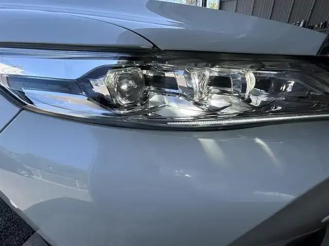 トヨタ ハリアー プレミアム 福岡県 2018(平30)年 2.9万km ホワイトパールクリスタルシャイン ・純正ナビ/（BLUETOOTH/フルセグ/バックカメラ/・ビルトインETC2.0/・レーダークルコン/・セーフティセンス/・ハーフレザーパワーシート/・モデリスタエアロ（F・S・R)/・LEDライト/・パワーバックドア/・クリアランスソナー/・電動テレスコピック機能/・スマートキー2本/・カードキー/・アイドリングストップ/・プッシュスタート/・保険証/・取扱説明書