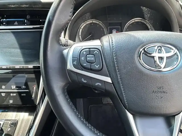 トヨタ ハリアー プレミアム 福岡県 2018(平30)年 2.9万km ホワイトパールクリスタルシャイン ・純正ナビ/（BLUETOOTH/フルセグ/バックカメラ/・ビルトインETC2.0/・レーダークルコン/・セーフティセンス/・ハーフレザーパワーシート/・モデリスタエアロ（F・S・R)/・LEDライト/・パワーバックドア/・クリアランスソナー/・電動テレスコピック機能/・スマートキー2本/・カードキー/・アイドリングストップ/・プッシュスタート/・保険証/・取扱説明書