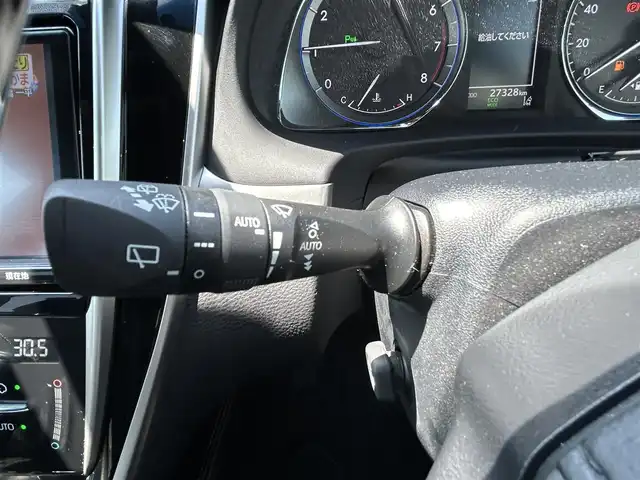 トヨタ ハリアー プレミアム 福岡県 2018(平30)年 2.9万km ホワイトパールクリスタルシャイン ・純正ナビ/（BLUETOOTH/フルセグ/バックカメラ/・ビルトインETC2.0/・レーダークルコン/・セーフティセンス/・ハーフレザーパワーシート/・モデリスタエアロ（F・S・R)/・LEDライト/・パワーバックドア/・クリアランスソナー/・電動テレスコピック機能/・スマートキー2本/・カードキー/・アイドリングストップ/・プッシュスタート/・保険証/・取扱説明書