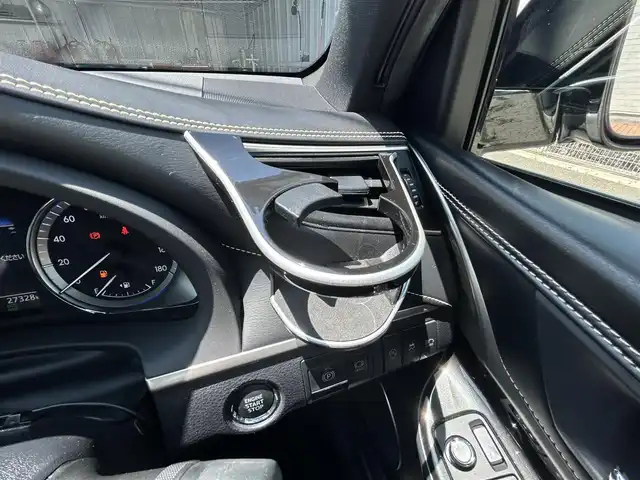 トヨタ ハリアー プレミアム 福岡県 2018(平30)年 2.9万km ホワイトパールクリスタルシャイン ・純正ナビ/（BLUETOOTH/フルセグ/バックカメラ/・ビルトインETC2.0/・レーダークルコン/・セーフティセンス/・ハーフレザーパワーシート/・モデリスタエアロ（F・S・R)/・LEDライト/・パワーバックドア/・クリアランスソナー/・電動テレスコピック機能/・スマートキー2本/・カードキー/・アイドリングストップ/・プッシュスタート/・保険証/・取扱説明書