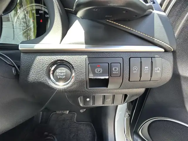 トヨタ ハリアー プレミアム 福岡県 2018(平30)年 2.9万km ホワイトパールクリスタルシャイン ・純正ナビ/（BLUETOOTH/フルセグ/バックカメラ/・ビルトインETC2.0/・レーダークルコン/・セーフティセンス/・ハーフレザーパワーシート/・モデリスタエアロ（F・S・R)/・LEDライト/・パワーバックドア/・クリアランスソナー/・電動テレスコピック機能/・スマートキー2本/・カードキー/・アイドリングストップ/・プッシュスタート/・保険証/・取扱説明書