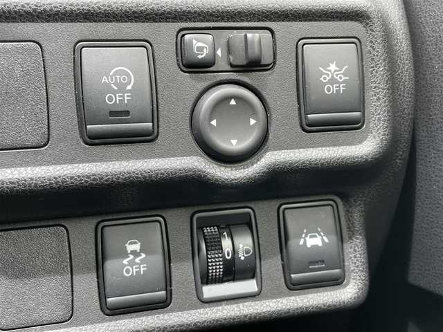 日産 ノート X 千葉県 2020(令2)年 2.6万km ブリリアントホワイトパール 衝突軽減ブレーキ/レーンキープアシスト/コーナーセンサー(前後)/純正7インチメモリナビ(MJ119D-W)/　フルセグ/BT/CD/AUX/アラウンドビューモニター/ステアリングスイッチ/デジタルインナーミラー/ETC/アイドリングストップ/スマートキー/プッシュスタート/LEDヘッドライト/オートライト/オートハイビーム/純正フロアマット