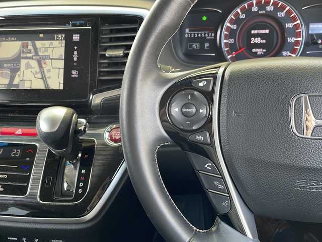 ホンダ オデッセイ アブソルートXホンダセンシングアドバンP 愛媛県 2016(平28)年 5.8万km スーパープラチナメタリック 登録時走行距離57869km/ワンオーナー /メーカーオプションナビ/両側パワースライドドア/全方位カメラ/ビルトインETC/ホンダセンシング /・衝突軽減ブレーキ/・横滑り防止装置/・レーンキープアシスト/・レーダークルーズコントロール/D席パワーシート/パドルシフト/3列シート/ハーフレザーシート/スペアキー/スマートキー/プッシュスタート /保証書