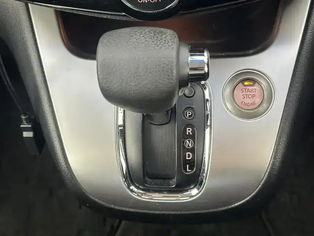 日産 セレナ 20X Sハイブリッド 愛知県 2015(平27)年 11.4万km ブリリアントホワイトパール 社外ECLIPSEナビ/(CD/DVD/BT/フルセグ)/両側パワースライドドア/前方ドラレコ/ETC/バックカメラ/横滑り防止/盗難防止/三列シート/ウォークスルー/スペアキー/社外フロアマット/純正アルミホイール/スタッドレス4本車載