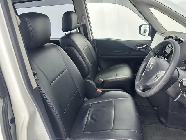 日産 セレナ 20X Sハイブリッド 愛知県 2015(平27)年 11.4万km ブリリアントホワイトパール 社外ECLIPSEナビ/(CD/DVD/BT/フルセグ)/両側パワースライドドア/前方ドラレコ/ETC/バックカメラ/横滑り防止/盗難防止/三列シート/ウォークスルー/スペアキー/社外フロアマット/純正アルミホイール/スタッドレス4本車載