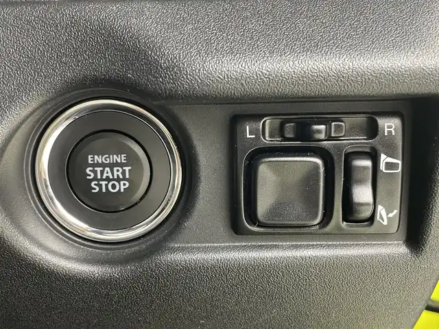 スズキ ジムニー XC 茨城県 2018(平30)年 4.5万km キネティックイエロー/ブラックトップ2トーン 社外ナビ［KXM-E503W］/ワンセグ再生可/クルーズコントロール/純正アルミホイール/純正フロアマット/スタッドレス車載有/スペアキー有り/衝突被害軽減ブレーキ/レーンキープアシスト/横滑り防止装置/オートマチックハイビーム