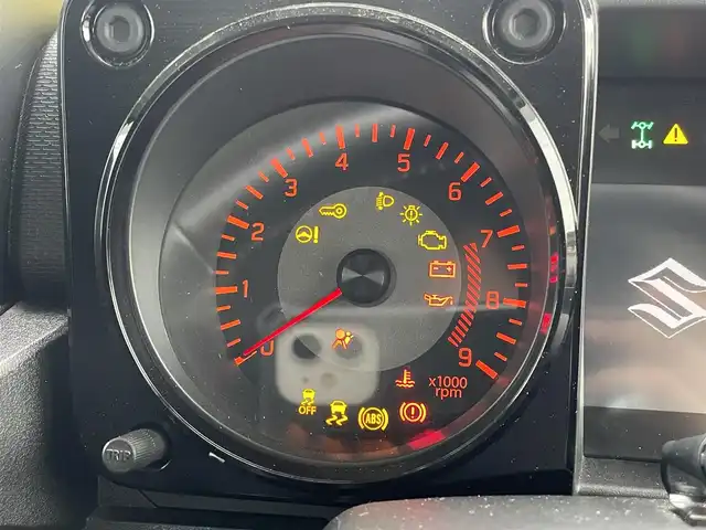 スズキ ジムニー XC 茨城県 2018(平30)年 4.5万km キネティックイエロー/ブラックトップ2トーン 社外ナビ［KXM-E503W］/ワンセグ再生可/クルーズコントロール/純正アルミホイール/純正フロアマット/スタッドレス車載有/スペアキー有り/衝突被害軽減ブレーキ/レーンキープアシスト/横滑り防止装置/オートマチックハイビーム