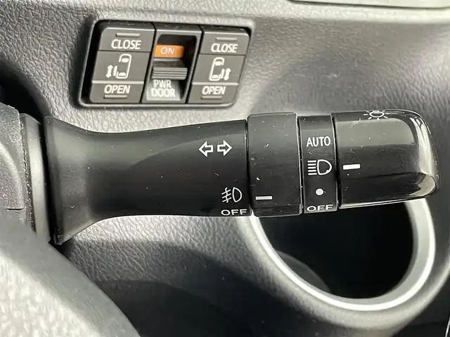 トヨタ シエンタ G 道央・札幌 2017(平29)年 10.2万km ブラックマイカ ・４WD/・寒冷地仕様/・社外SDナビ/・CD/DVD/SD/BT/iPod/USB/・フルセグTV/・バックカメラ/・ETC/・両側パワースライドドア/・盗難防止装置/・横滑り防止装置/・オートライト/・LEDヘッドライト/・ステアリングスイッチ/・ドアバイザー/・社外15インチAW/・純正15インチAW＋スタッドレスタイヤ積込/・プッシュスタート/・スマートキー/・スペアキー/・純正エンジンスターター/・純正フロアマット/・保証書/・取扱説明書