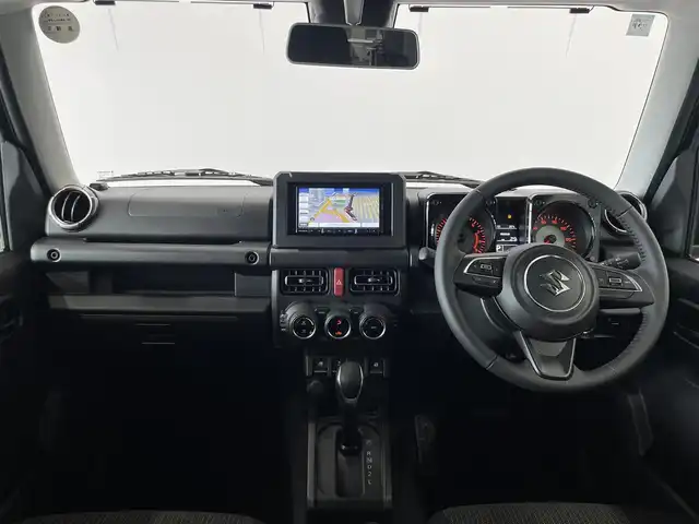 スズキ ジムニー XC 群馬県 2025(令7)年 0.1千km ブルーイッシュブラックパール3 届け出済み未使用車　登録時走行距離15km/スズキセーフティサポート/・デュアルセンサーブレーキサポート/・車線逸脱警報機能/・ふらつき警報機能/・先行車発進お知らせ機能/・ハイビームアシスト/・標識認識/社外ナビ（AVIC-RZ811)/CD/FM/AM/Bluetooth/DVD/フルセグTV/クルーズコントロール/前席シートヒーター/LEDヘッドライト/フォグランプ/純正アルミホイール/ダウンヒルアシストコントロール/プッシュスタート/スマートキー