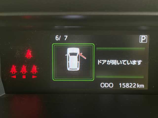 トヨタ ルーミー カスタムG 千葉県 2022(令4)年 1.6万km ブラックマイカメタリック/パールホワイト2トーン スマートアシスト/　・衝突回避・軽減ブレーキ機能 /・オートハイビーム/・誤発進抑制機能/・車線逸脱警報＆逸脱抑制制御/・先行車発進お知らせ機能/・進入禁止標識認識機能/レーダークルーズコントロール/コーナーセンサー /パノラミックビューモニター/両側パワースライドドア/純正9インチメモリナビ/　CD/DVD/BT/フルセグTV/電子パーキング/オートホールド/前席シートヒーター