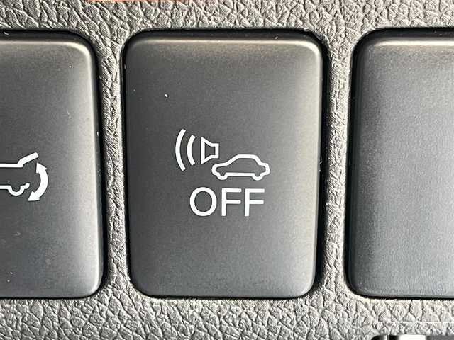 三菱 アウトランダー ＰＨＥＶ G ナビパッケージ 東京都 2014(平26)年 4.2万km テクニカルシルバーメタリック 純正ナビ/バックモニター/サイドモニター/車線逸脱警報システム/アダプティブクルーズコントロール/シートヒーター/エレクトリックテールゲート/ETC/横滑り防止措置/ステアリングスイッチ