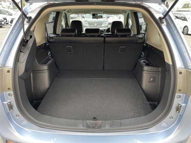 三菱 アウトランダー ＰＨＥＶ G ナビパッケージ 東京都 2014(平26)年 4.2万km テクニカルシルバーメタリック 純正ナビ/バックモニター/サイドモニター/車線逸脱警報システム/アダプティブクルーズコントロール/シートヒーター/エレクトリックテールゲート/ETC/横滑り防止措置/ステアリングスイッチ