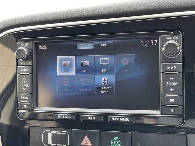 三菱 アウトランダー ＰＨＥＶ G ナビパッケージ 東京都 2014(平26)年 4.2万km テクニカルシルバーメタリック 純正ナビ/バックモニター/サイドモニター/車線逸脱警報システム/アダプティブクルーズコントロール/シートヒーター/エレクトリックテールゲート/ETC/横滑り防止措置/ステアリングスイッチ