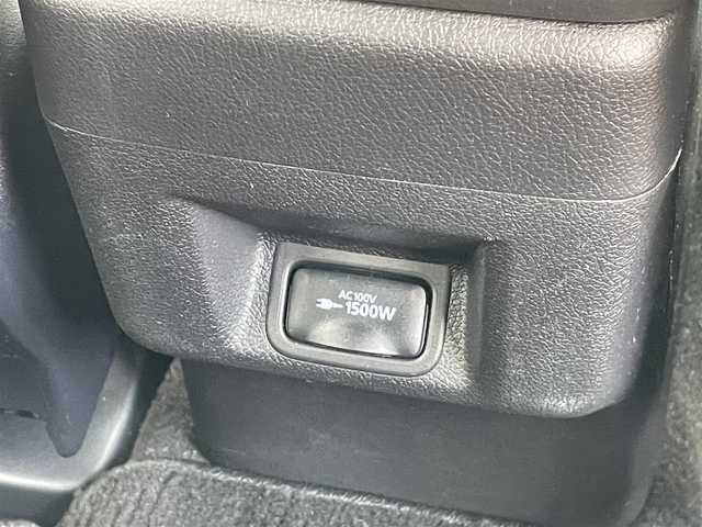 三菱 アウトランダー ＰＨＥＶ G ナビパッケージ 東京都 2014(平26)年 4.2万km テクニカルシルバーメタリック 純正ナビ/バックモニター/サイドモニター/車線逸脱警報システム/アダプティブクルーズコントロール/シートヒーター/エレクトリックテールゲート/ETC/横滑り防止措置/ステアリングスイッチ