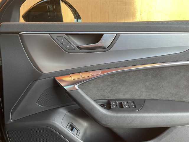 アウディ Ａ６ 40TDIクワトロ Sライン 愛知県 2021(令3)年 5万km ミトスブラックメタリック 純正ナビ /フルセグTV /CD/DVD/Bluetooth/360度カメラ /マトリクスLEDヘッドライト /黒革シート/シートヒーター /ハンドルヒーター /パワーテールゲート /ACC /ブラインドスポット /レーンキープ /ATホールド/純正21インチアルミホイール/スマートキー