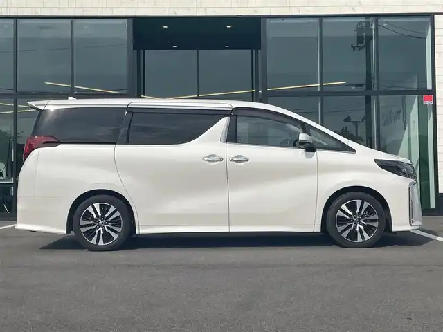 トヨタ アルファード S Cパッケージ 愛媛県 2021(令3)年 2.9万km ホワイトパールクリスタルシャイン サンルーフ/プリクラッシュセーフティ/レーントレーシングアシスト/パーキングサポートブレーキ/ロードサインアシスト/クリアランスソナー /レーダークルーズコントロール/純正デイスプレイオーディオ/　CD/DVD/Bluetooth/ワンセグTV/TVキャンセラー付き/バックカメカメラ/前後ドライブレコーダー/ ビルトインETC/両側パワースライドドア/黒革シート/前席パワーシート/前席シートヒーター/シートベンチレーション/オートライト/三眼LEDヘッドライト/ステアリングヒーター/純正18インチAW/プッシュスタート/フロアマット