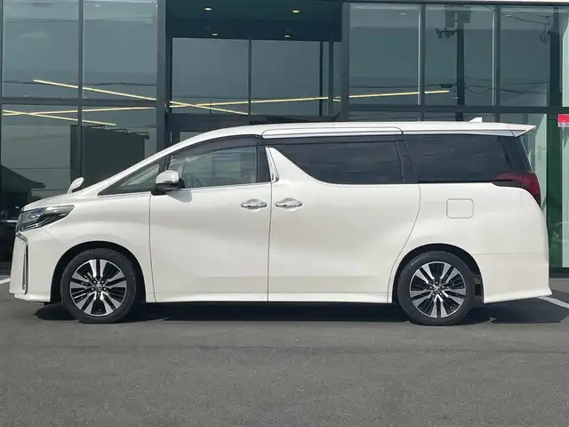 トヨタ アルファード S Cパッケージ 愛媛県 2021(令3)年 2.9万km ホワイトパールクリスタルシャイン サンルーフ/プリクラッシュセーフティ/レーントレーシングアシスト/パーキングサポートブレーキ/ロードサインアシスト/クリアランスソナー /レーダークルーズコントロール/純正デイスプレイオーディオ/　CD/DVD/Bluetooth/ワンセグTV/TVキャンセラー付き/バックカメカメラ/前後ドライブレコーダー/ ビルトインETC/両側パワースライドドア/黒革シート/前席パワーシート/前席シートヒーター/シートベンチレーション/オートライト/三眼LEDヘッドライト/ステアリングヒーター/純正18インチAW/プッシュスタート/フロアマット