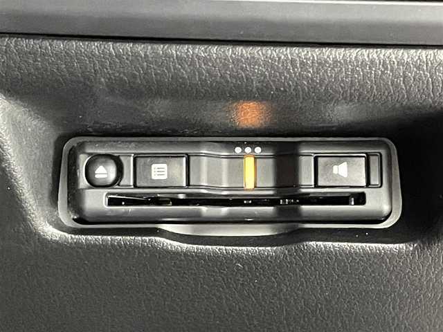 マツダ マツダ３ファストバック XD バーガンディセレクション 愛知県 2019(令1)年 5.8万km ソウルレッドクリスタルM 純正ナビ　フルセグＴＶ　ＤＶＤ　ＨＤＭＩ　ワイン革　シートヒーター　ハンドルヒーター　衝突軽減　追従クルコン　車線逸脱　ＬＥＤオートライト　コーナーセンサー　バックカメラ　パドルシフト　ＥＴＣ　禁煙車